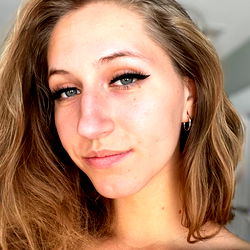 Pragtige Vrouelike Model - Ontdek Sy Skoonheid!