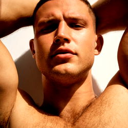 Sensuele Manlike Model in New York - OnlyFans