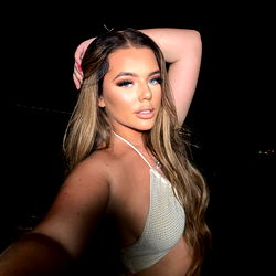 Pragtige vroue model in sexy sommer - OnlyFans