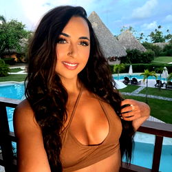 Sensuele Model in 'n Onverslaanbare Voorsprong