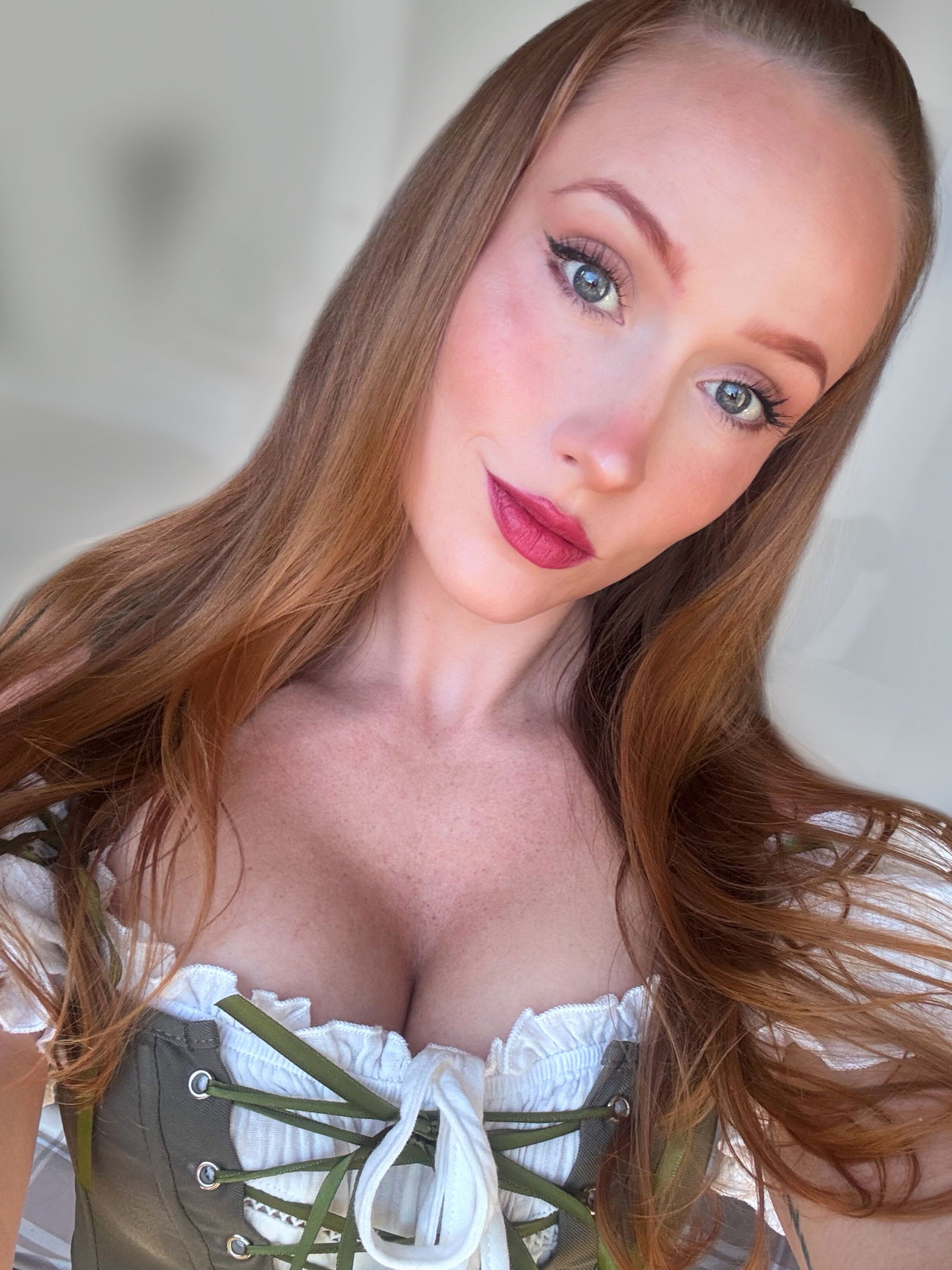 Scarlet Chase ♡ photo