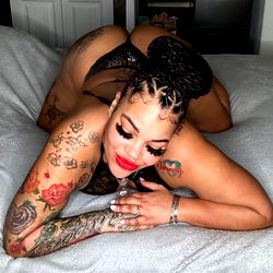 Pragtige Model met Pragtige Tattoo's – Creamislife