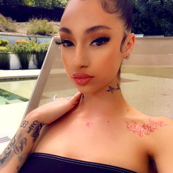 Sensuele Model in Florida: 'Bhad Bhabie' Skitterend in die Son