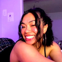 Pragtige Vroulike Model in 'n Sekere Omstandigheid