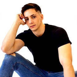 Streeksmodel Facu Vortex in Swart T-Shirt - Unieke Foto