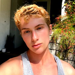 Stunning Male Model Noah Way - Los Angeles, Kalifornië