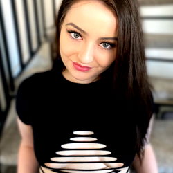 Pragtige Model in Swart - Unieke Afbeeldinge