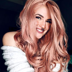 Pragtige Vrouelike Model - Nika Howard VIP